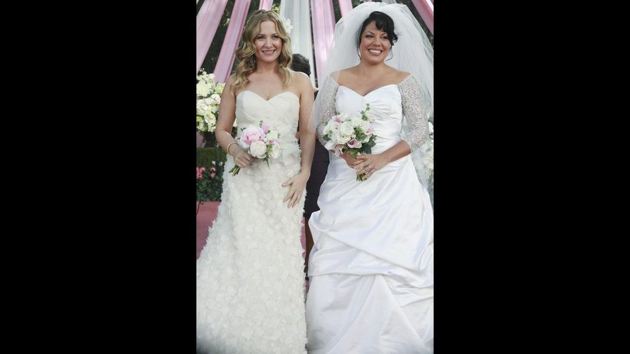'Grey's Anatomy': Jessica Capshaw and Sara Ramirez as married moms Dr. Arizona Robbins and Dr. Callie Torres. 