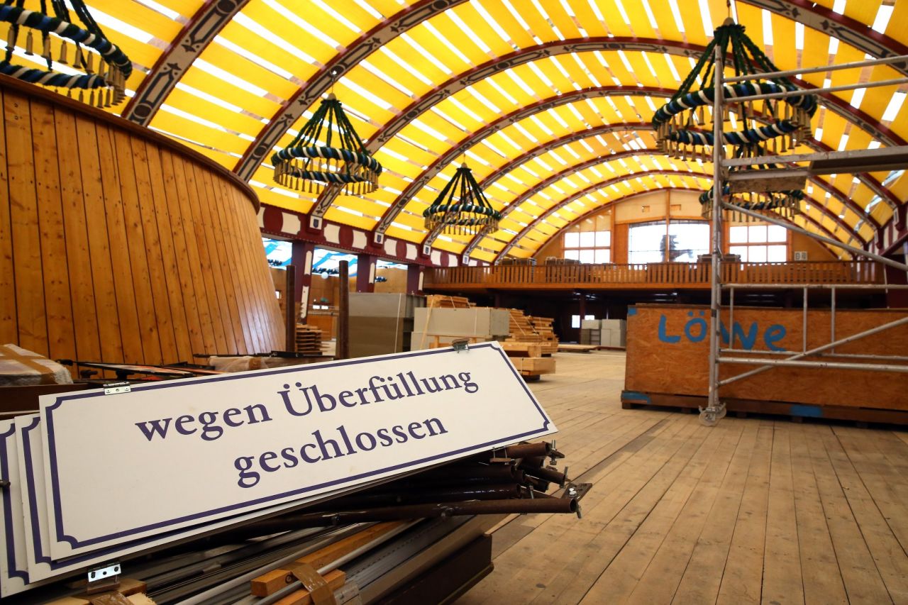 Interior view of the Loewenbraeu Festzelt