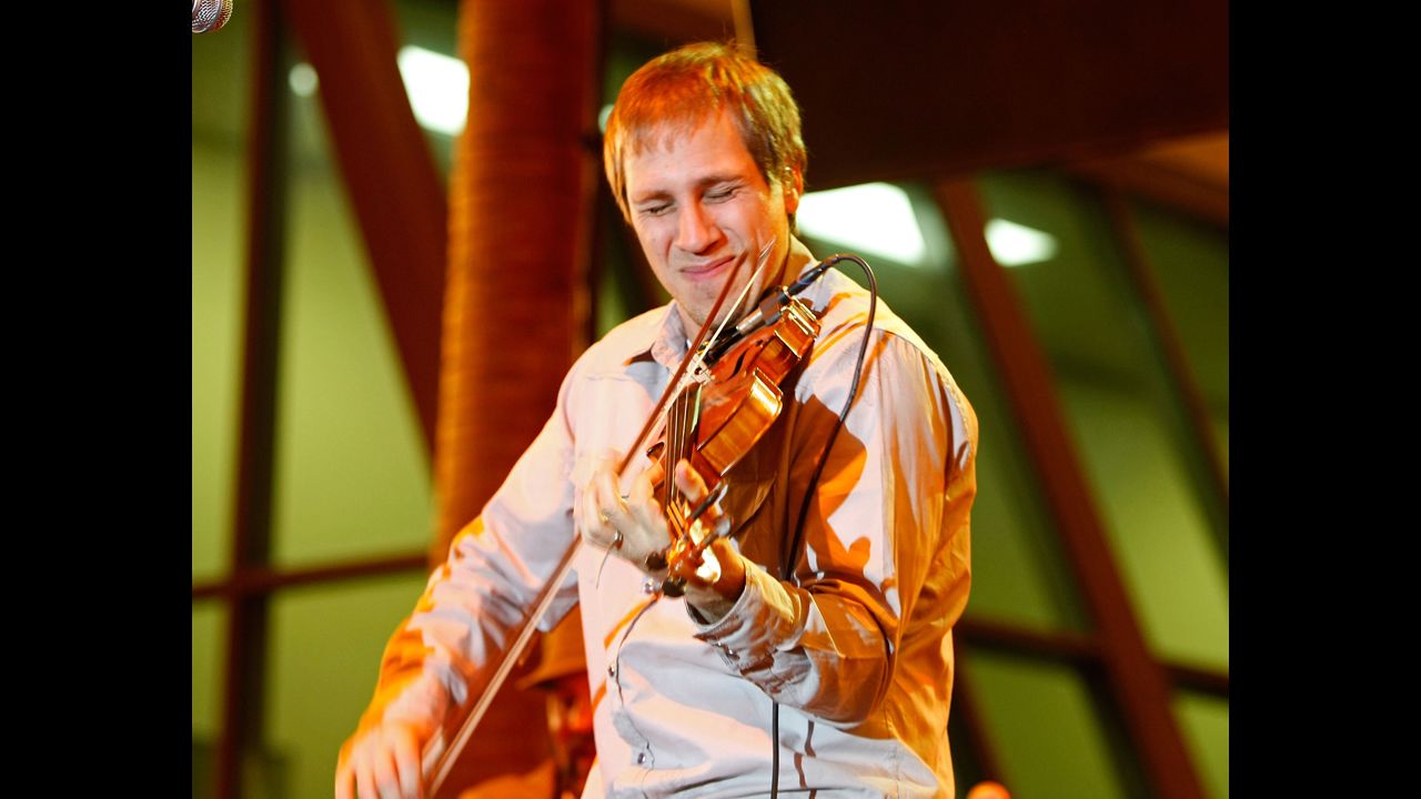 Jimmy DeMartini of the Zac Brown Band says he was<a href="http://www.zacbrownband.com/jimmy-de-martini.html" target="_blank" target="_blank"> introduced to the violin during middle school orientation</a> and "was lucky enough" to play it through high school.