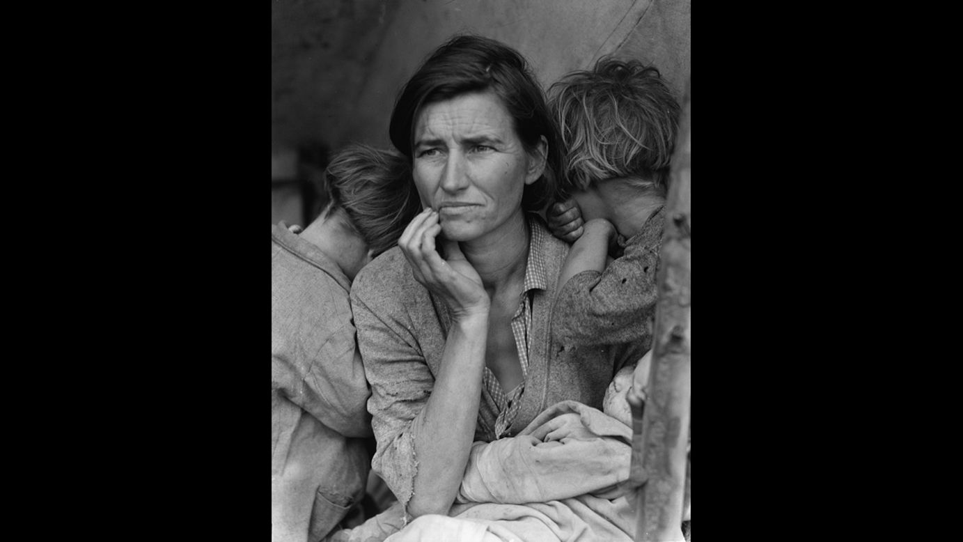 Dorothea Lange's photograph of a struggling mother with her children in 1936 became an icon of the Great Depression. Lange was traveling through California, taking photographs of migrant farm workers for the Resettlement Administration, when she came across Florence Owens Thompson. "I saw and approached the hungry and desperate mother, as if drawn by a magnet," <a href="http://www.loc.gov/rr/print/list/128_migm.html" target="_blank" target="_blank">Lange recalled</a> in 1960. The image was retouched to remove the woman's thumb from the lower right corner.