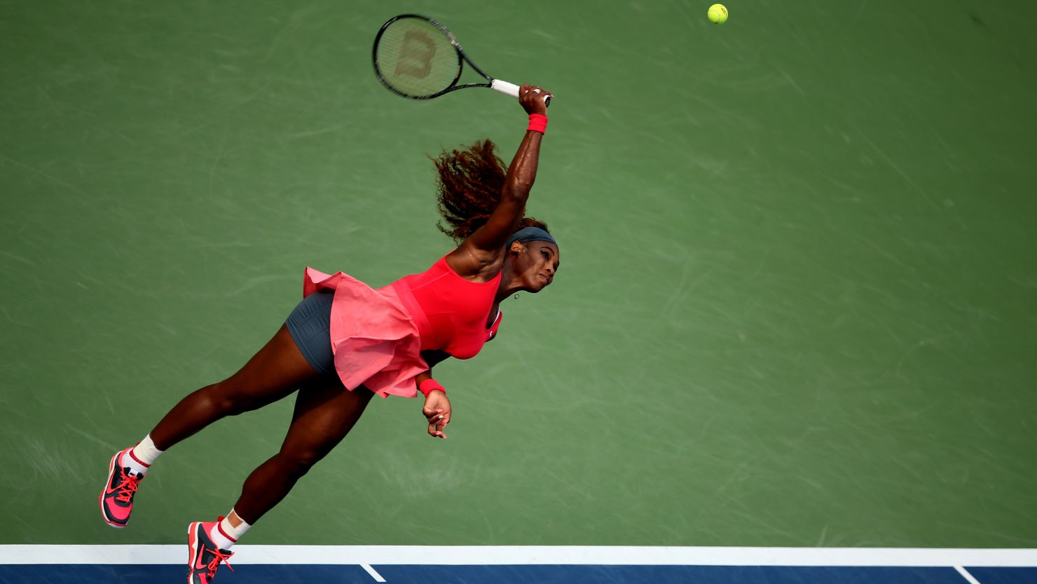 Serena Williams' serve worked against Sloane Stephens and she moved into the quarterfinals in New York. 