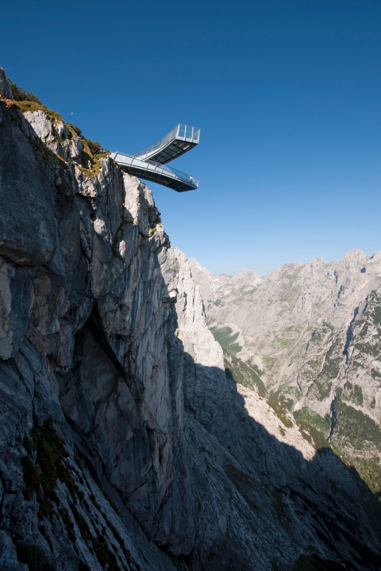 The Alpspitze viewing platform comprises two steel beams, both of which measure 79 feet (24 meters) in length. Visitors brave enough to walk to the end of the glass-walled platforms can look 3,281 feet (1,000 meters) down into the valley.