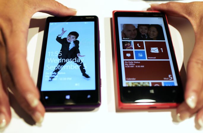 Nokia 820 (left) and Lumia 920 Windows smartphones are displayed during a joint event with Microsoft on September 5, 2012 in New York City. The phones are the first built for Windows 8.