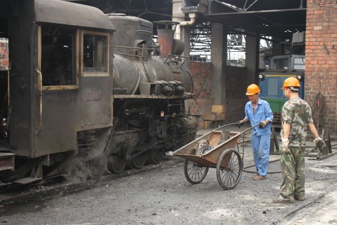 All trains are powered by one of six working steam engines that are housed and serviced in Shibanxi.