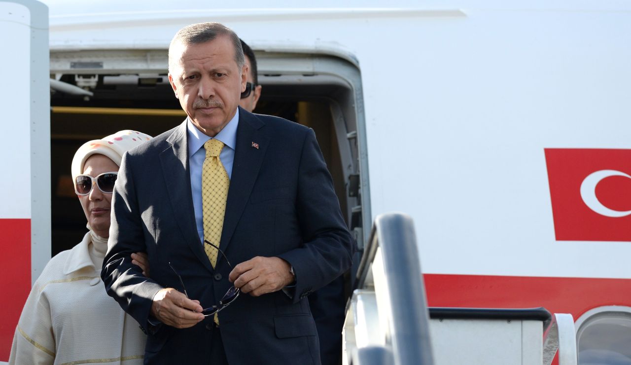 Turkish Prime Minister Recep Tayyip Erdogan arrives in St. Petersburg on September 4.
