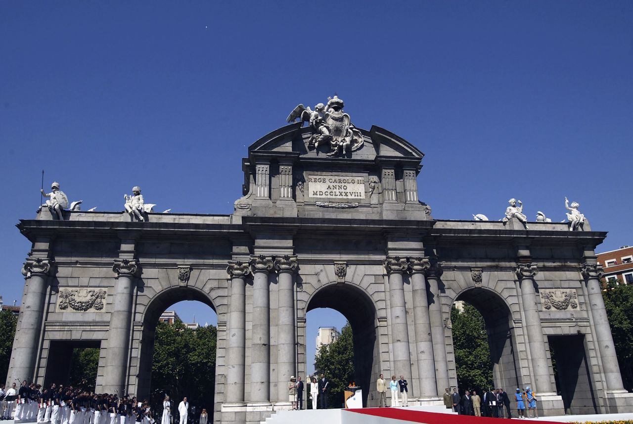 Madrid wants to bring the Olympic Games to Spain for only the second time. The Puerta de Alcala has been chosen as the landmark most associated with the bid. If Madrid gets the green light a party will be held at the historic monument.