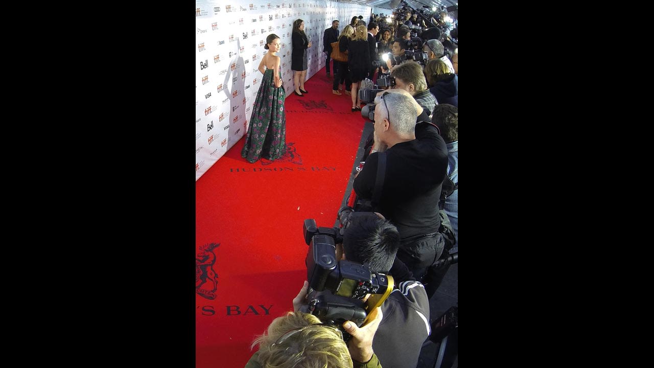 Actress Alicia Vikander arrives at "The Fifth Estate" premiere on September 5.