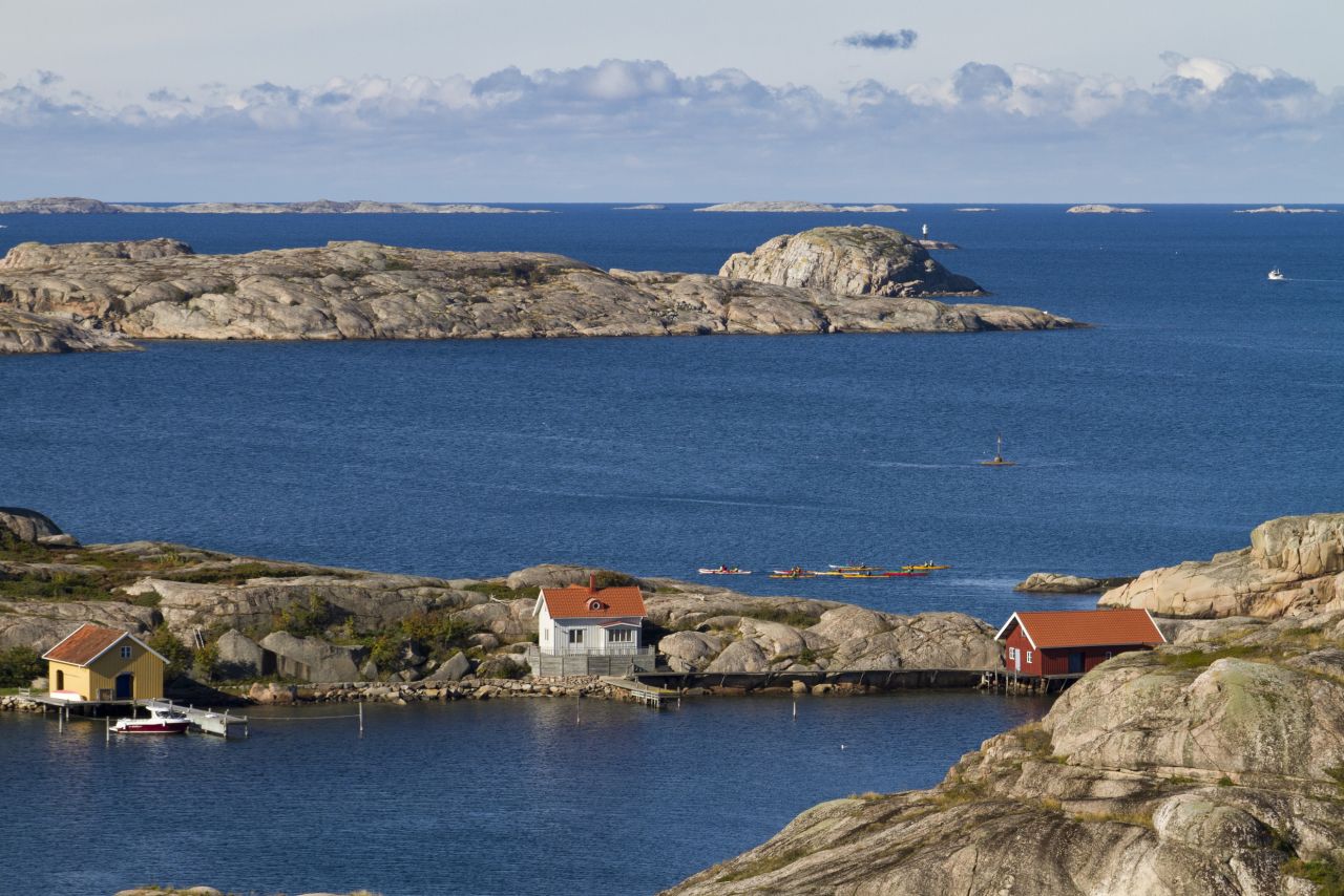 The Weather Islands (Väderöarna), Sweden's most westerly, are another popular kayaking location. They tend to be the warmest of the Bohuslän bunch, which may be partly what draws so many seals here. The large islands of Orust and Tjörn also pull in visitors.