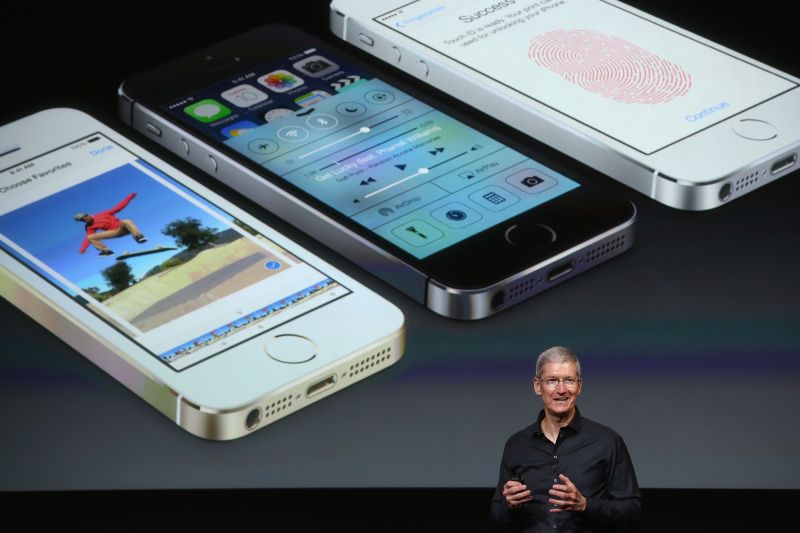 Apple unveils two new iPhones – the 5S and 5C | CNN Business