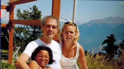 Elisa van Meurs with her adoptive parents Bart and Heleene van Meurs on vacation in Switzerland.