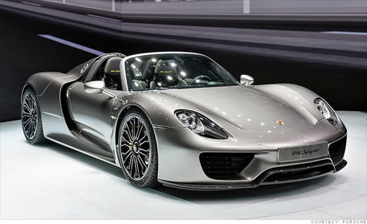 Porsche finalmente descubrió la versión de producción del largamente esperado Spyder 918 en el Salón del Automóvil de Frankfurt