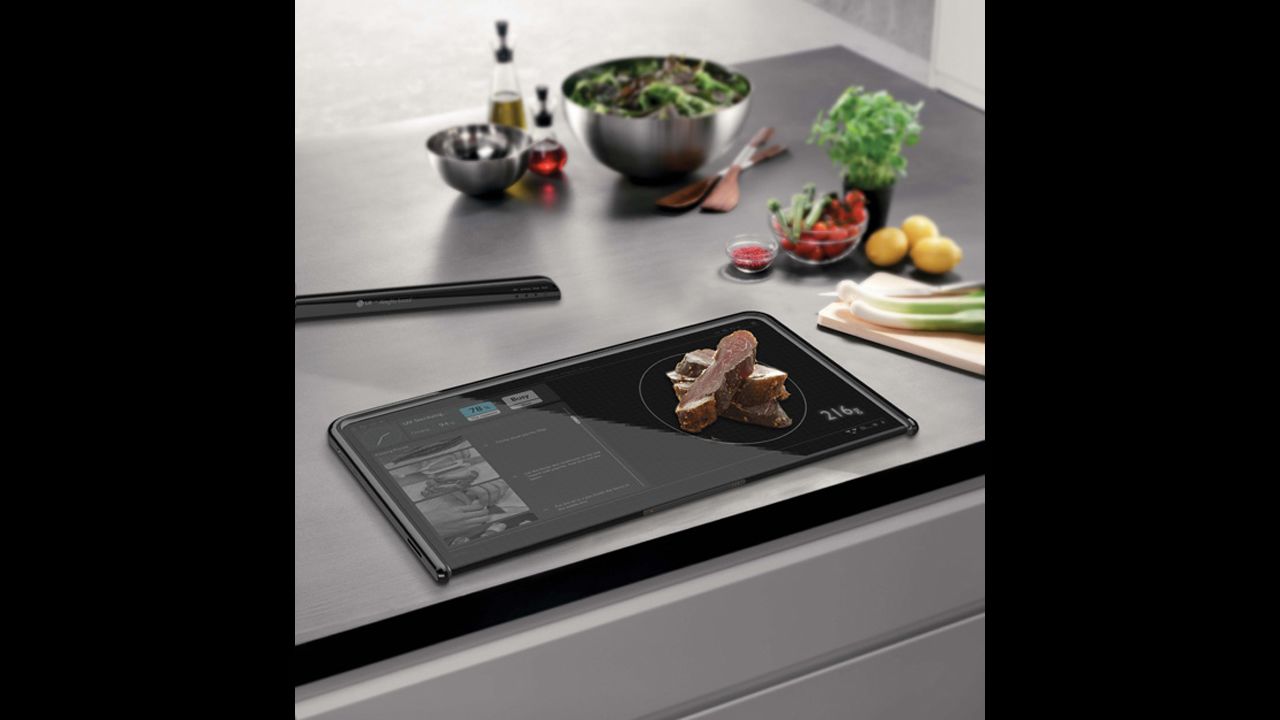<a href="http://www.yankodesign.com/2012/04/17/digital-cutting-board/" target="_blank" target="_blank">This digital cutting board</a> is designed to be a touchscreen device, a food scale and a cutting board all in one.