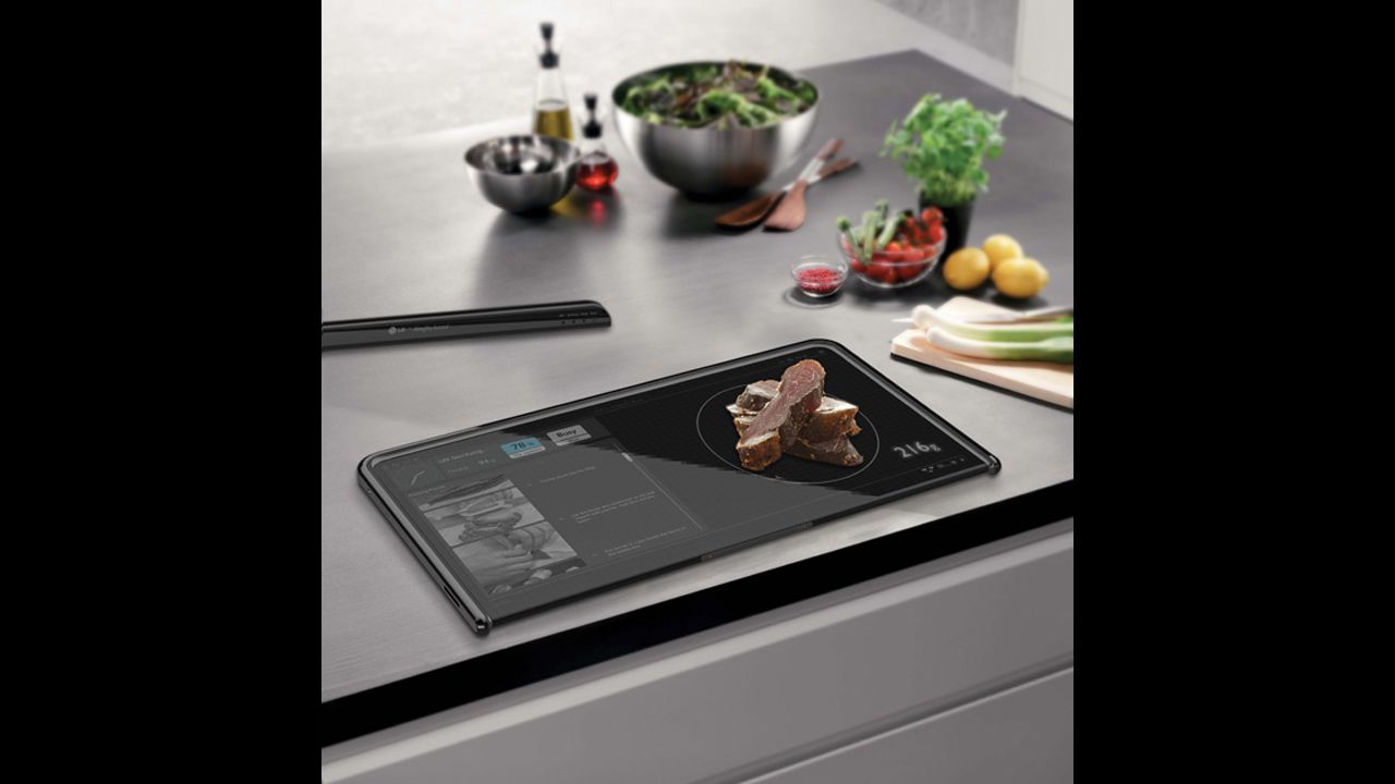 <a href="http://www.yankodesign.com/2012/04/17/digital-cutting-board/" target="_blank" target="_blank">Esta tabla de cortar digital</a> es un aparato táctil que además pesa los alimentos.