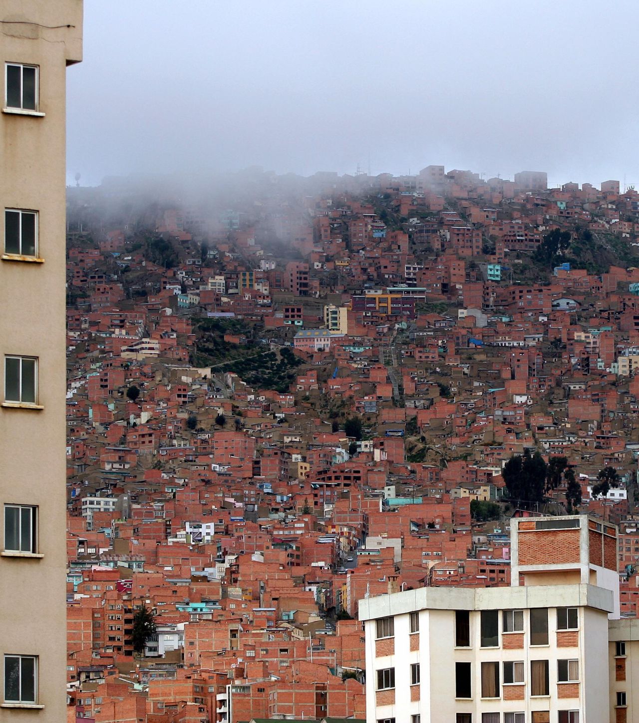 The steep hills and populous neighborhoods that surround La Paz make constructing wide roads or metro systems difficult. The ropeway system will allow travelers to glide down the city's steep slopes in a fraction of the time it would take to make the same journey by road.