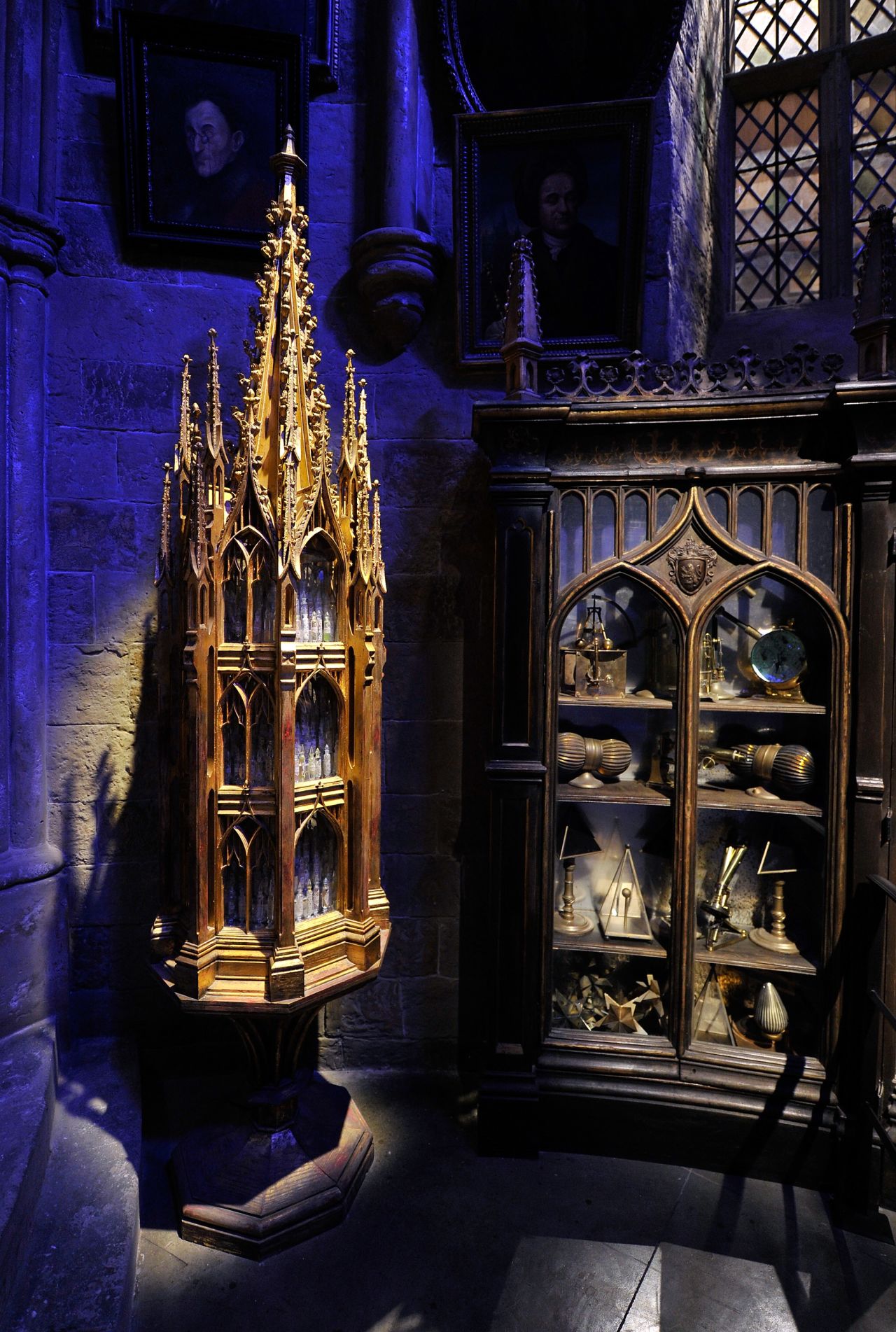 Un recorrido por el set de las películas de Harry Potter en el Warner Bros. Studio Tour London - The Making of Harry Potter, en Leavesden Studios en Watford, Inglaterra.