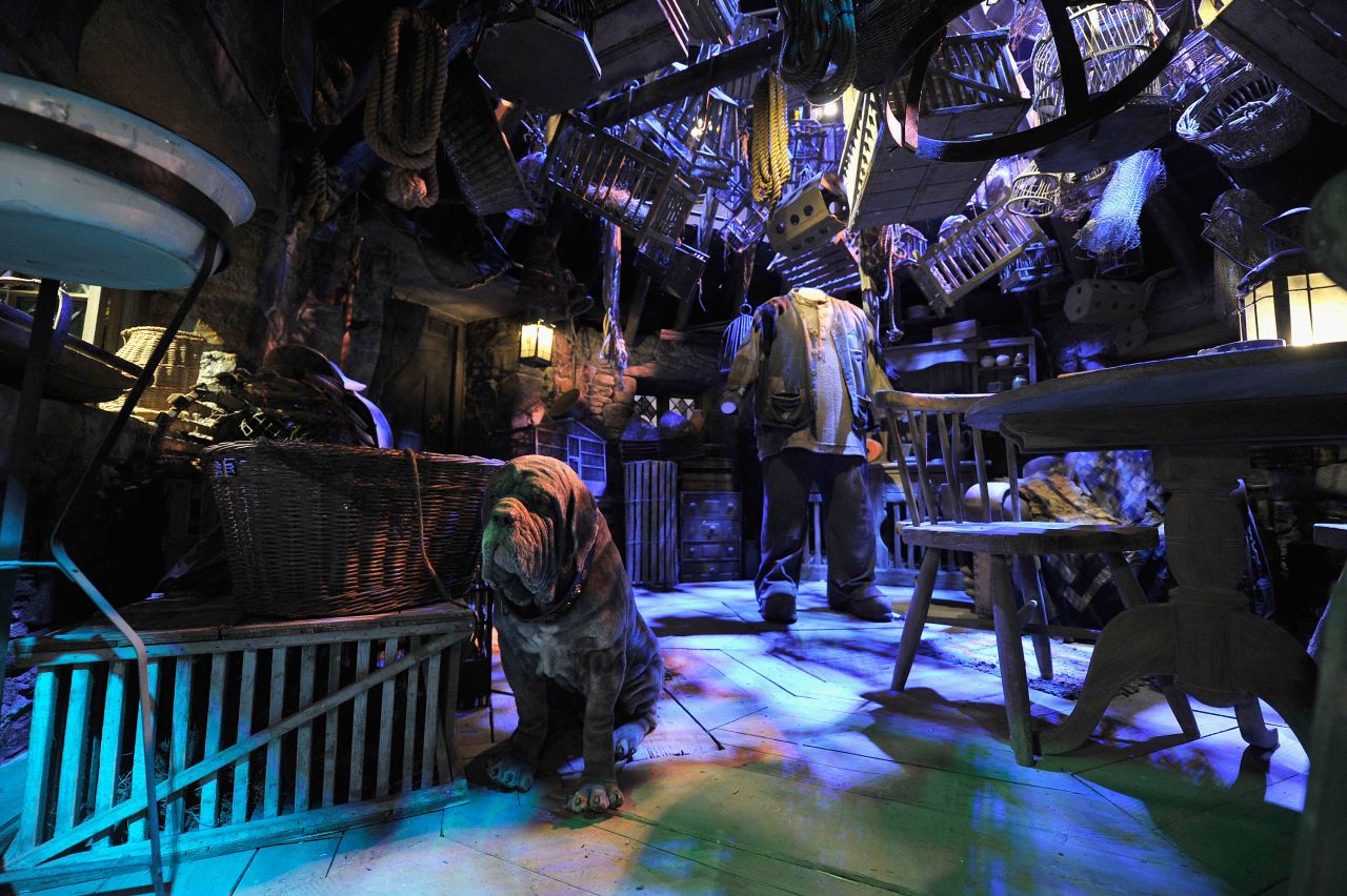 Un recorrido por el set de las películas de Harry Potter en el Warner Bros. Studio Tour London - The Making of Harry Potter, en Leavesden Studios en Watford, Inglaterra.