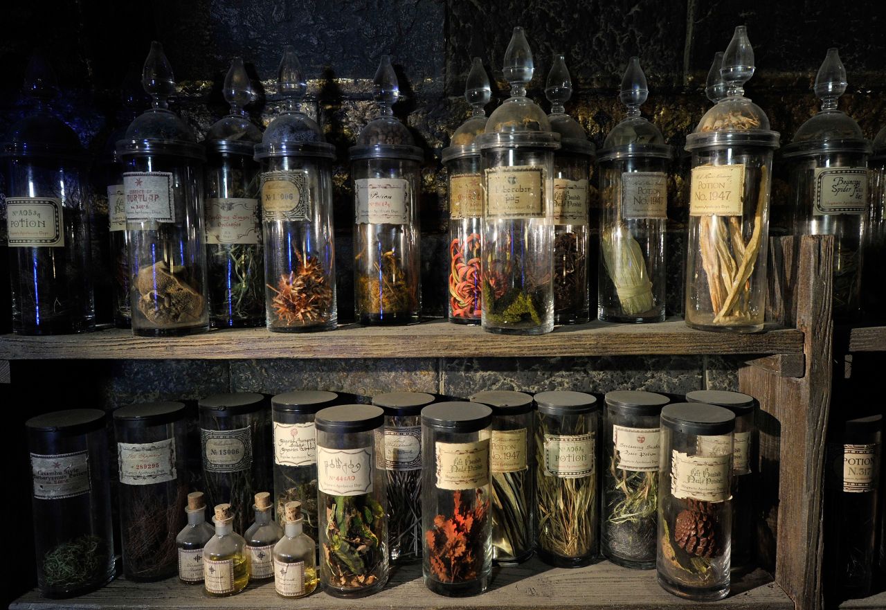 Un recorrido por el set de las películas de Harry Potter en el Warner Bros. Studio Tour London - The Making of Harry Potter, en Leavesden Studios en Watford, Inglaterra.
