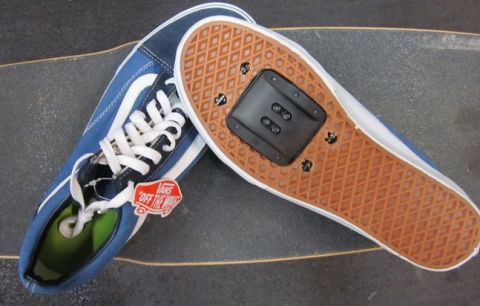 With <a href="http://www.retrofitz.com/" target="_blank" target="_blank">Retrofitz</a>'s DIY cycle shoes kit you no longer need to look the part to be the part. Now (according to Retrofitz) you can easily insert a plate into your everyday sneakers to keep your feet in place while you zip around the city.