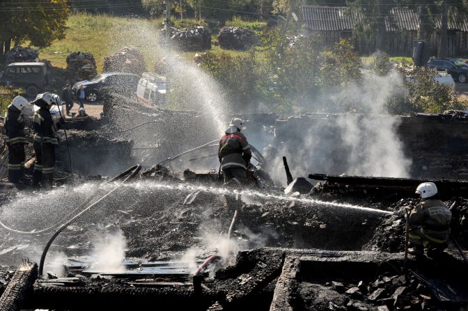 Decenas de personas murieron este viernes 13 de septiembre en un incendio en una institución psiquiátrica en la ciudad rusa de Veliky Novgorod, informó el Comité de Investigación del país, de acuerdo con la agencia estatal de noticias RIA Novosti.