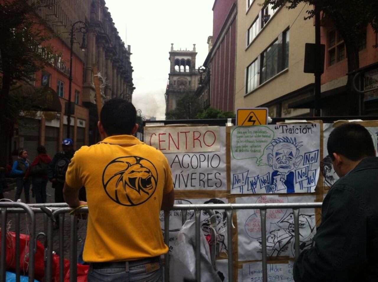 El vocero del gabinete de seguridad del gobierno federal, Eduardo Sánchez, afirma que se ofrecieron a maestros varias alternativas para reubicarse y retiraran del Zócalo.