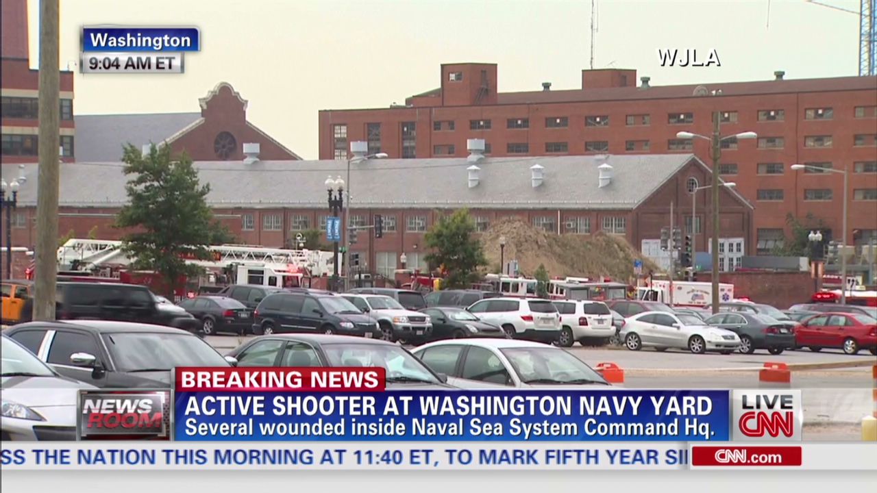 Por lo menos 12 personas, incluido un atacante, murieron este lunes 16 de septiembre de 2013 en un tiroteo en una sede de comando de operaciones navales estadounidense en Washington, informó el alcalde de la capital, Vicent Gray.