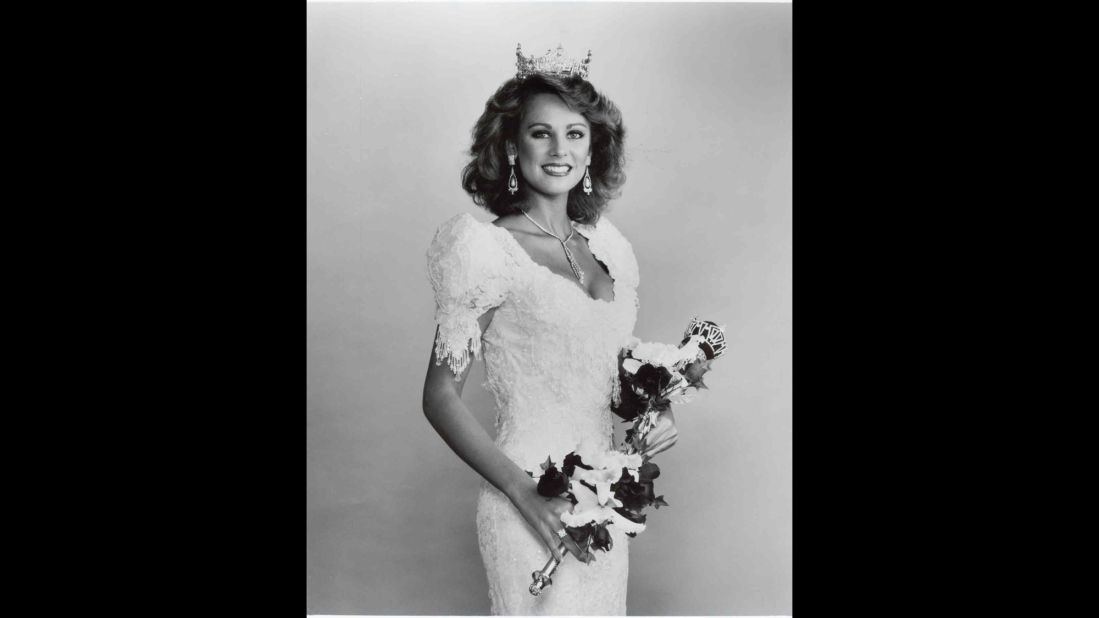 In 1988, Kaye Lani Rae Rafko, won the crown. 