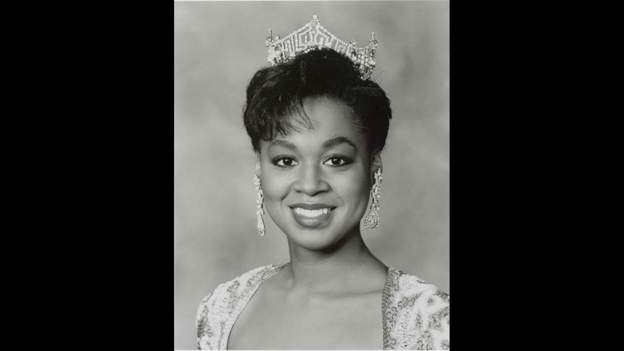 Marjorie Judith Vincent, formerly Miss Illinois, was crowned in 1991. 