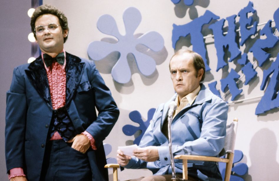 Newhart plays Don Johnson, with Bill Murray as Jim Lange, for a "The Dating Zone" sketch on a Saturday Night Live episode in 1980.
