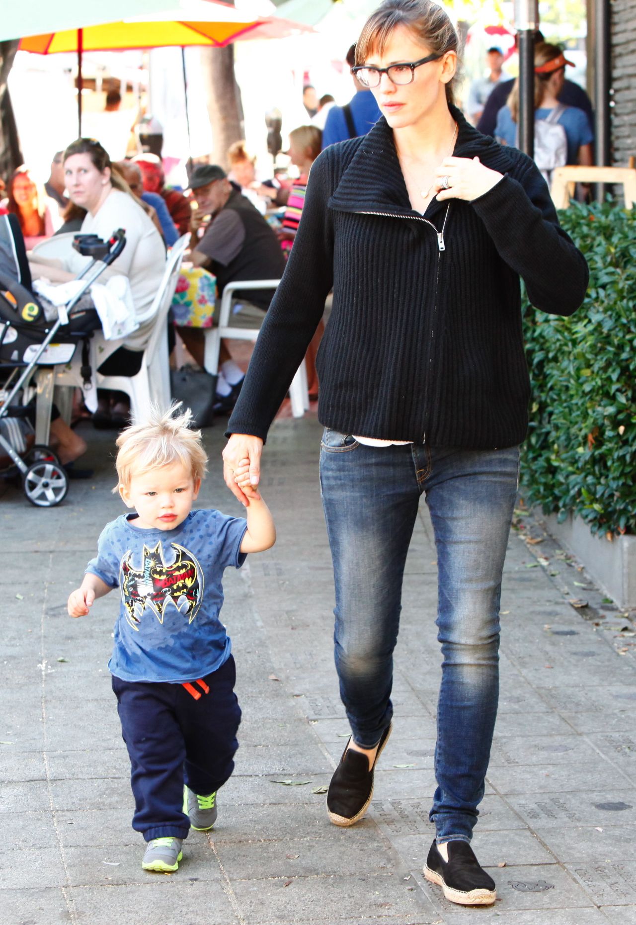 Jennifer Garner's son with Ben Affleck, Samuel, might have on a T-shirt inspired by dad.