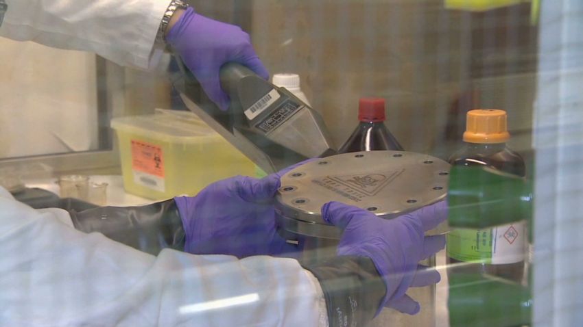 Pleitgen chemical lab full Amanpour_00032516.jpg