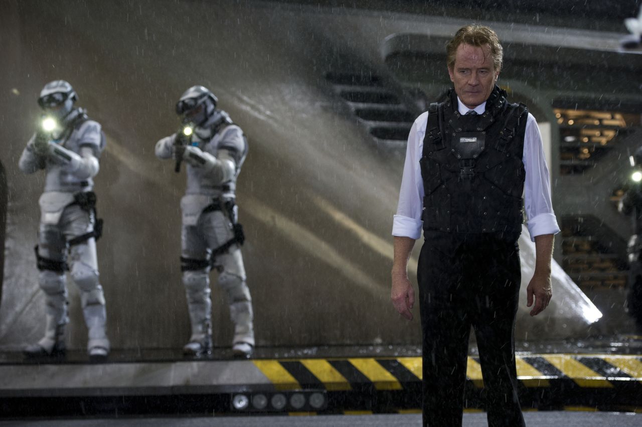 Cranston tambiénhizo el papel de un político en la versión de 2012 de "Total Recall".