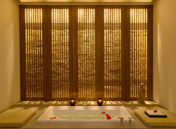 Imperial Chinese intricacies are abundant, including Ming Dynasty-style furniture and a number of private pavilions in the suites.