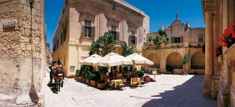 Built by the Knights in the 17th century as a residence for the royal Moscati Parisio family, the Xara Palace was reopened in 1999 as an exclusive 17-room Relais & Chateaux hotel. 