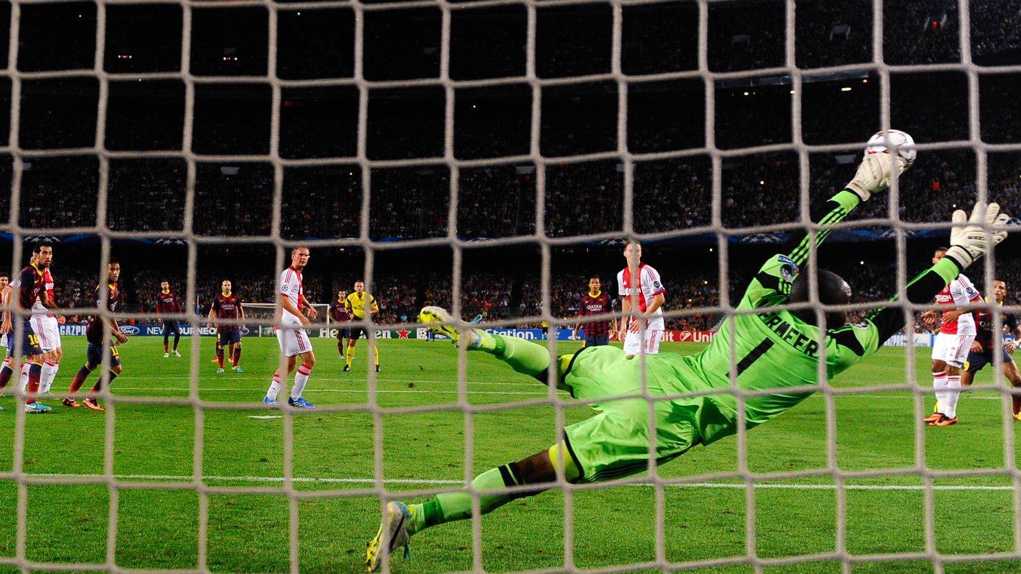 Barcelona beat Ajax 4-0 thanks in part to Lionel Messi's stunning free kick but Chelsea and Borussia Dortmund lost. 