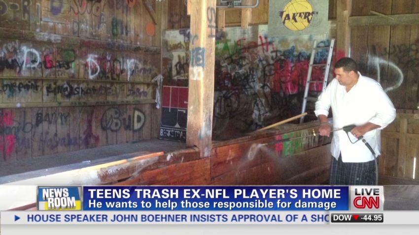 teens trash ex nfl players home nr brooke intv_00001021.jpg
