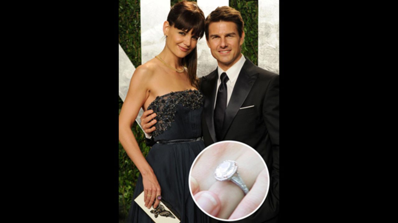 Este es el anillo de compromiso con forma oval y de cinco kilates que Tom Cruise regalo a Katie Holmes<br />