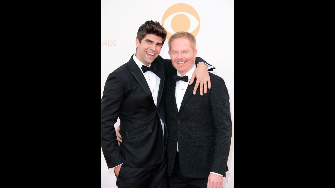  "Modern Family" star Jesse Tyler Ferguson, right, and husband Justin Mikita
