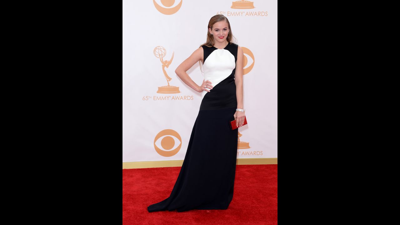 "Homeland" actress Morgan Saylor wears a striking black-and-white gown. 