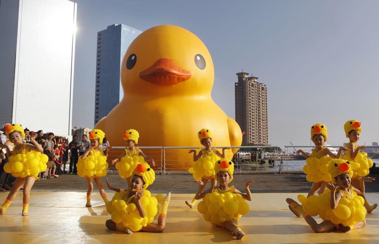 What's cuter than a giant rubber duck? A giant rubber duck surrounded by dancing young fans.