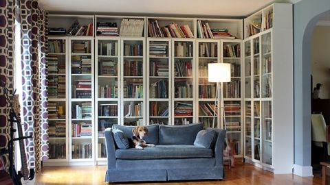 How do you organize your books? <a href="http://ireport.cnn.com/docs/DOC-1036032">Gretchen Holcombe</a> says she's a sucker for an alphabetized bookshelf. Want to know more? Ask her in the comments section below!