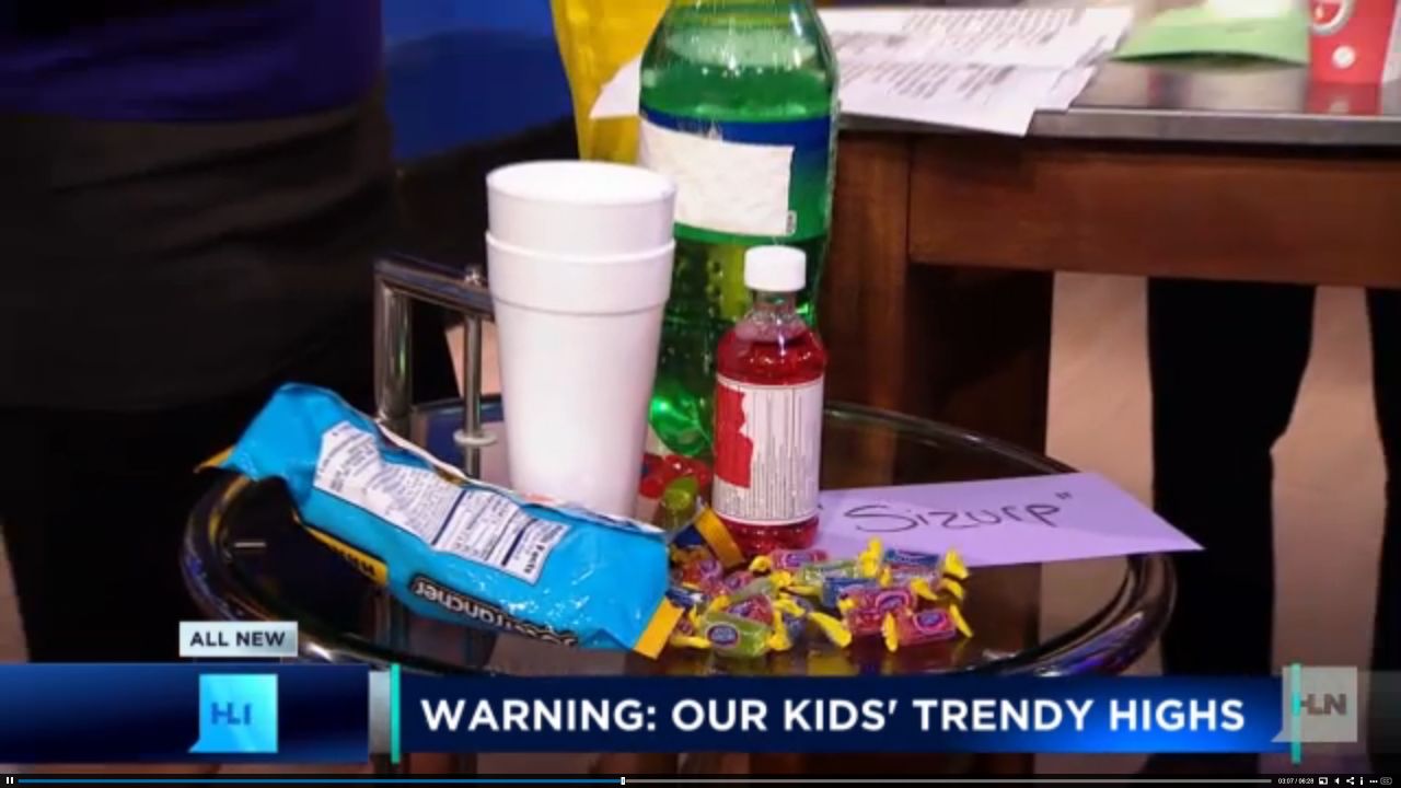 El "zizzurp" o "purple drank" o "Lean" es una combinación de refrescos y medicina en jarabe que ha sido idealizada por cantantes de rap como Lil' Wayne, Three 6 Mafia y Gucci Mane. Según la doctora Manning la ingestión de esta bebida, combinada con otras actividades, puede provocar paros cardíacos.