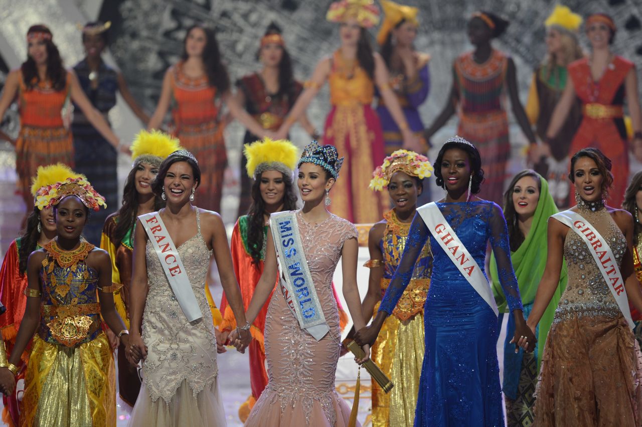 Miss Ghana, Carranzar Naa Okailey Shooter, de 22, estudia medicina y quiere ser pediatra.