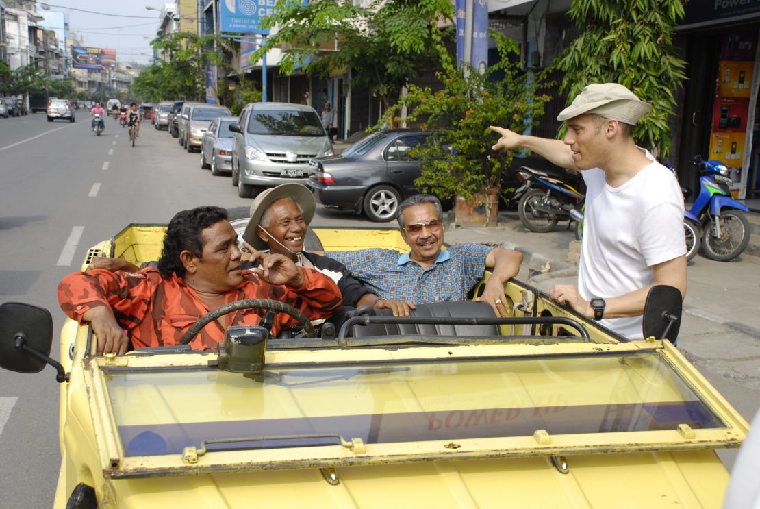 Joshua Oppenheimer, right, while filming in Medan.