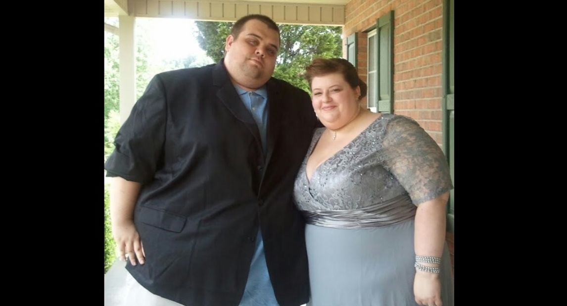 Lauren and Justin Shelton attended her sister's wedding in September 2011. At the time, regular things like buckling a seat belt were a struggle for them because of their size.