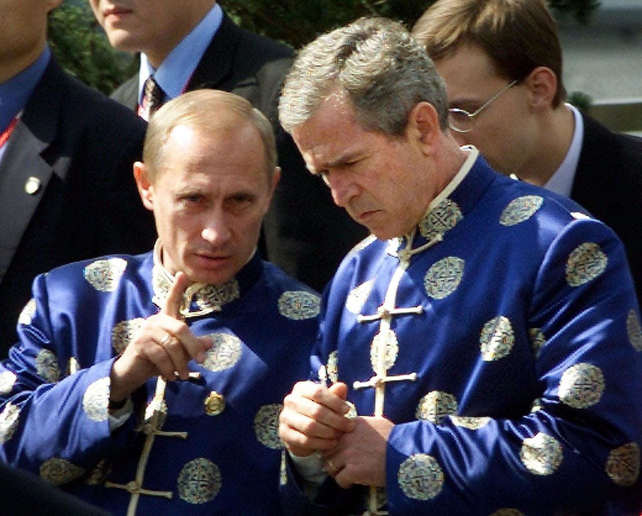 Russian president Vladimir Putin effortlessly pulled off this updated version of the Chinese silk embroidered jacket worn by APEC attendees in Shanghai. George W. Bush seemed a little flummoxed by it all. (He would later gain sartorial revenge -- click on.)