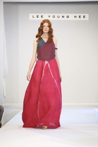 Hanbok influences are prevalent in Lee's haute couture line. 