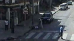 surveillance blind man beaten on Philadelphia street_00001025.jpg