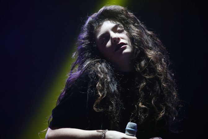 Lorde enjoyed having a chart topper with her single "Royals," but sparked some criticism after<a href="index.php?page=&url=http%3A%2F%2Fwww.cnn.com%2F2013%2F10%2F09%2Fshowbiz%2Florde-royals-racism-spat%2Findex.html%3Fhpt%3Den_c1"> a blogger cried racism</a> over some of the song's lyrics. 