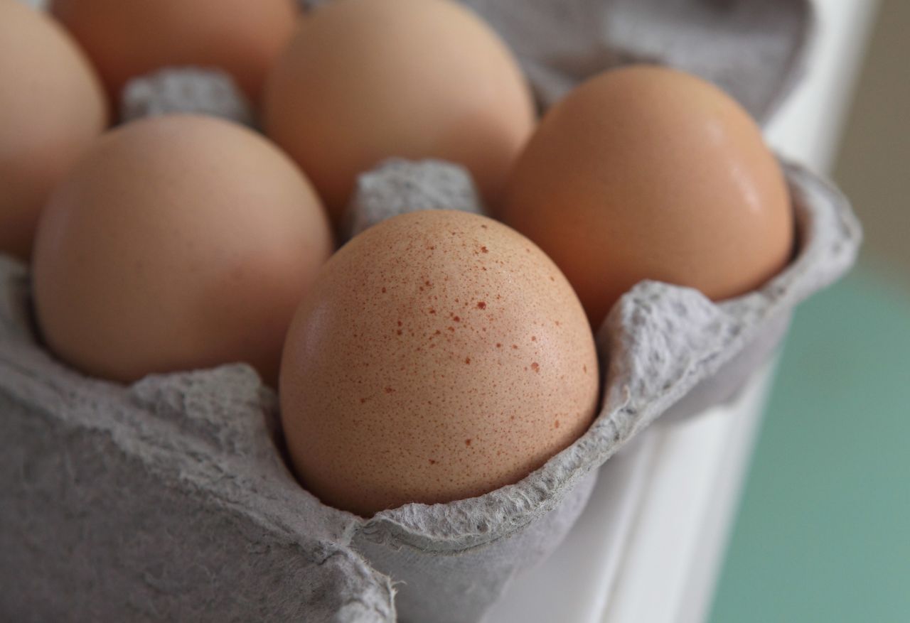 Eggs contain a nutrient called choline. Researchers believe it turns off the genes for visceral fat gain. Athletes often use it for bodybuilding and delaying fatigue in endurance sports, Zinczenko says.