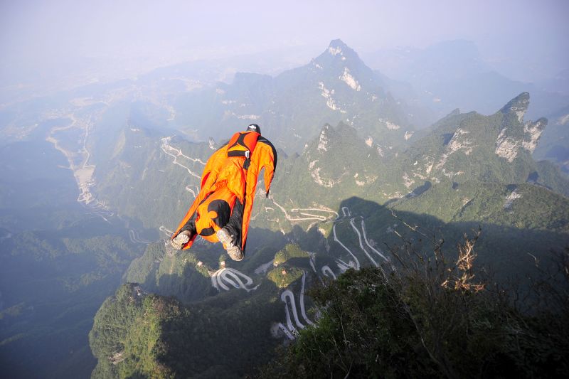 FLASH Wings（ウィングス） 1992年2月号〜3月号　5〜7月号　5点 Wingsuit flier Victor Kovats dies after cliff crash horror | CNN